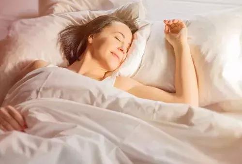 轻柔鹅绒被,鹅绒被是水洗还是机洗