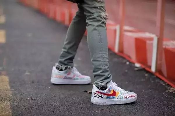 diy鞋子画教程黑白,diy手绘鞋动漫图案大全