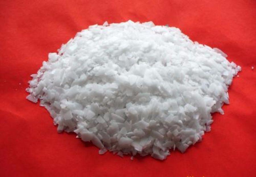 车子玻璃边缘发霉怎么处理,玻璃发霉用什么办法能清理掉