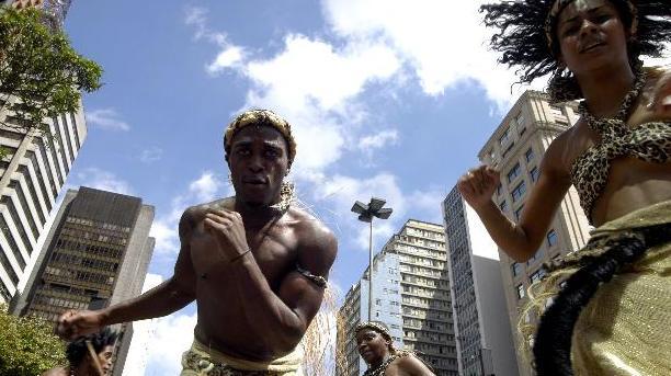 非洲以外，黑人最多的国家，中国人喜欢去这里学踢球
