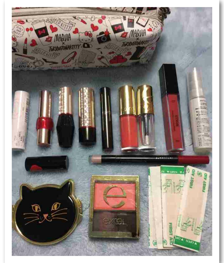 日本化妆包里面装什么东西,日本女生化妆包里有什么