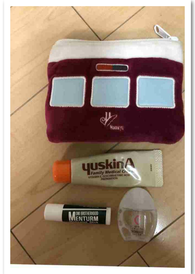 日本化妆包里面装什么东西,日本女生化妆包里有什么