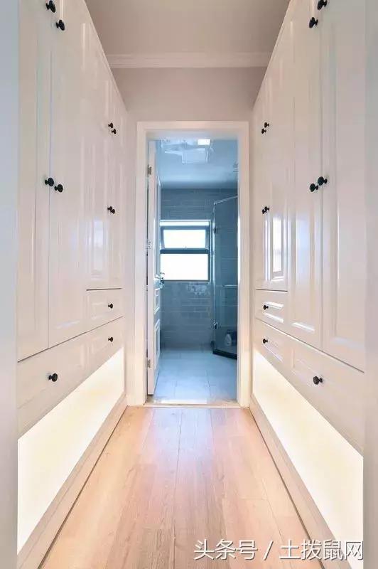 家装用石膏线装饰客厅墙壁造型图,石膏线装饰画