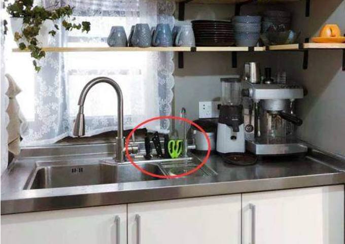 洗碗水槽有小洞怎么修补,洗了10年的碗
