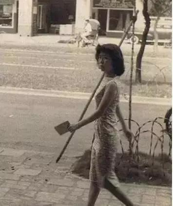 相信我，这一定是朋友圈里最珍贵的照片！