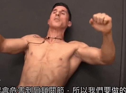 平板卧推怎么肩前束一个点痛,平板卧推感觉肩部发力