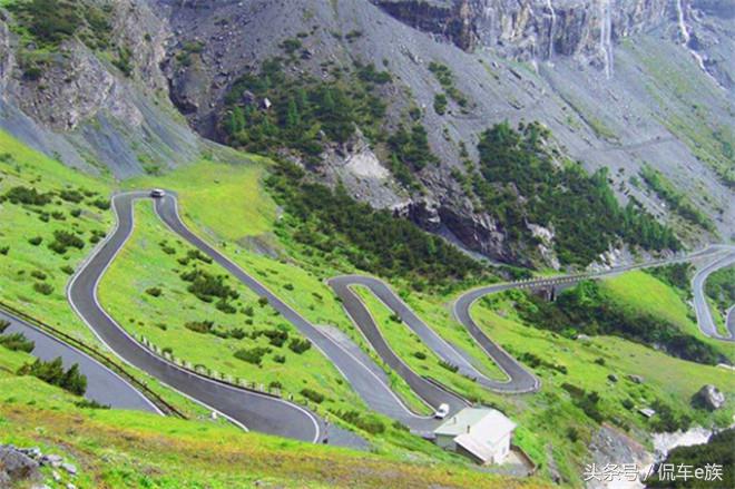 阿尔法罗密欧stelvio照片,阿尔法罗密欧stelvio和什么最像