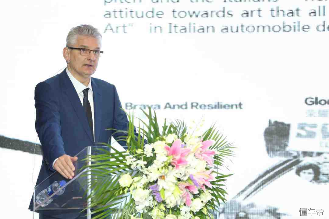 swm斯威g01最新消息,swm斯威汽车g01f版自动钻粉版试驾