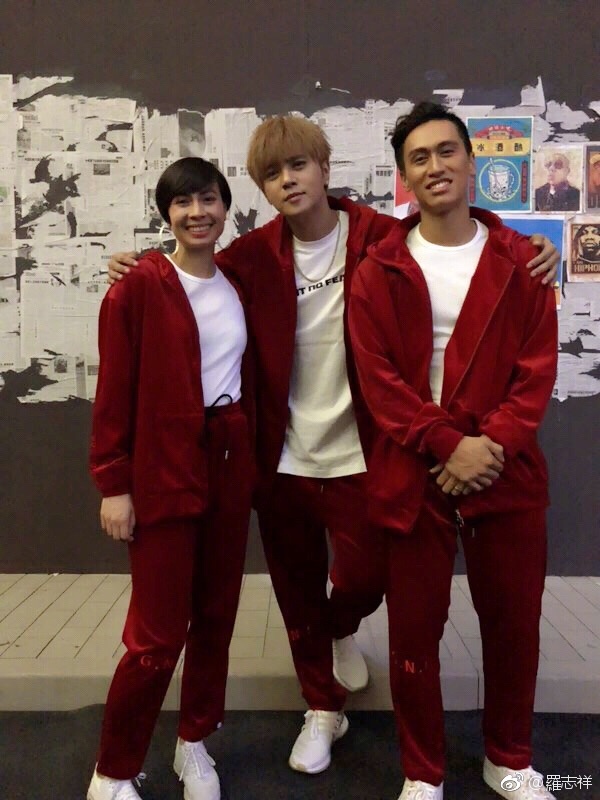 七岁小孩跳街舞很酷的感觉 (小孩喜欢跳的街舞又简单又好玩)