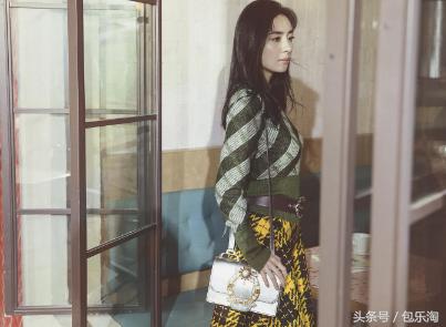 俞飞鸿同款普拉达包包,俞飞鸿机场包包