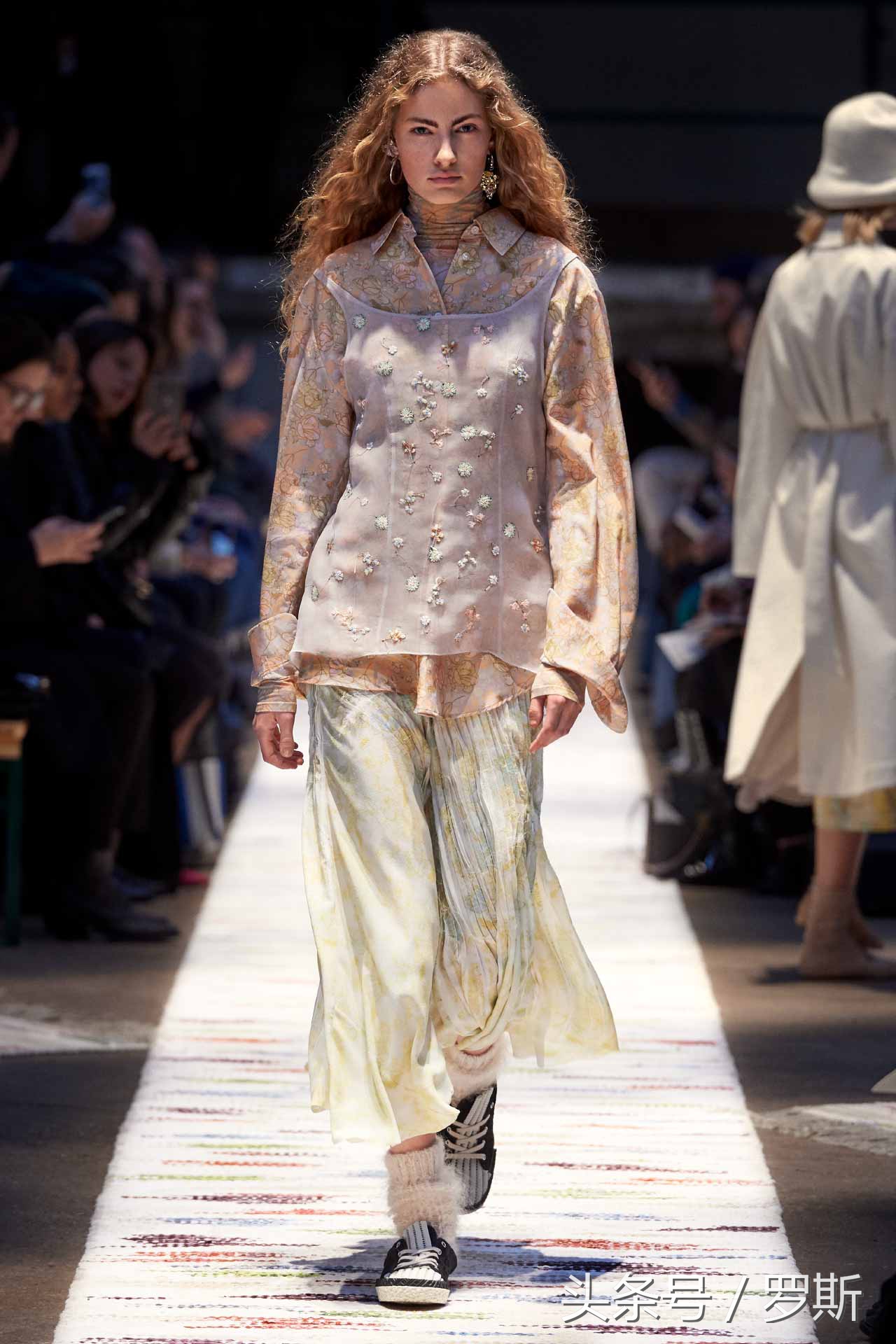 acnestudios女装发布会,巴黎时装周acnestudios品牌时装秀