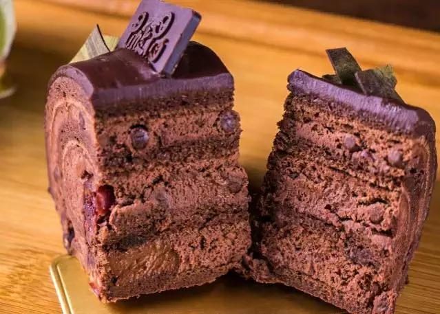 转角遇到猪？！魔都首家粉猪餐厅，吃完变精致的猪猪女孩！