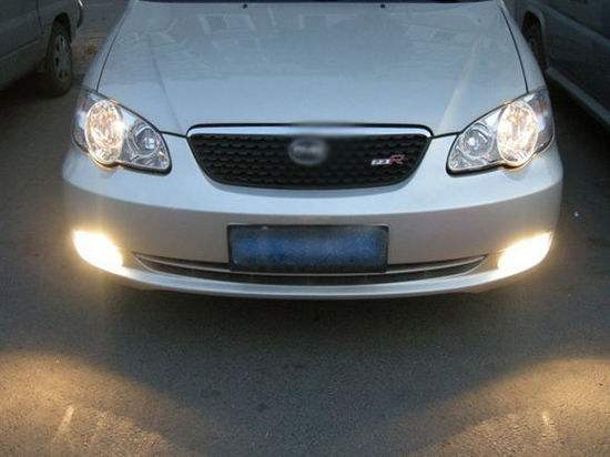 汽车各个灯光的位置在哪以及作用,汽车上的灯光是通过什么作用亮的