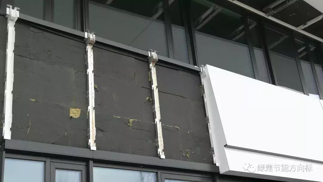国内的岩棉板外保温系统如此脆弱，国外就能把它质量做好吗？