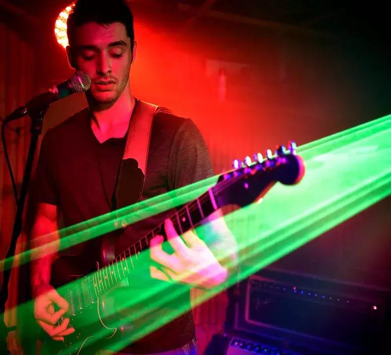 吉他老师如何月入过万,吉他老师需要什么资格