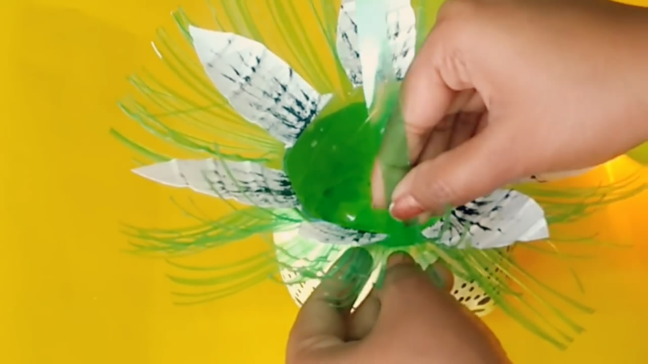 塑料瓶废物利用花篮制作方法,塑料瓶创意花篮手工制作方法图文