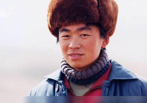 周星驰和刘德华谁先红的,周星驰跟刘德华谁比较火