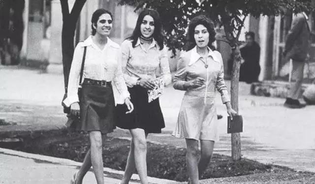 罕见的李嘉诚、20岁的屠呦呦、没长高的姚明，这是最珍贵的照片