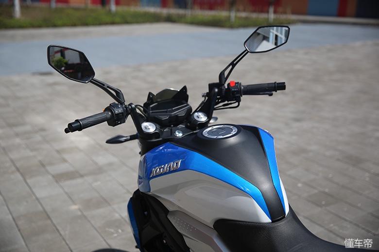 新感觉双缸250百公里加速,加速2秒左右的摩托车