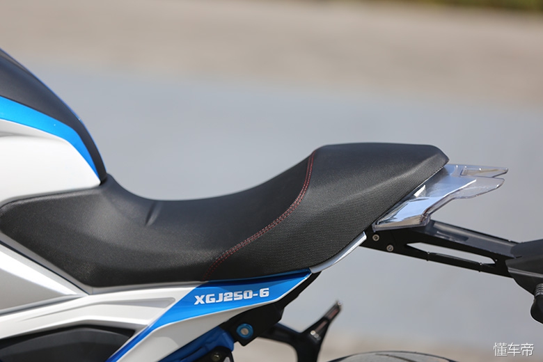 新感觉双缸250百公里加速,加速2秒左右的摩托车