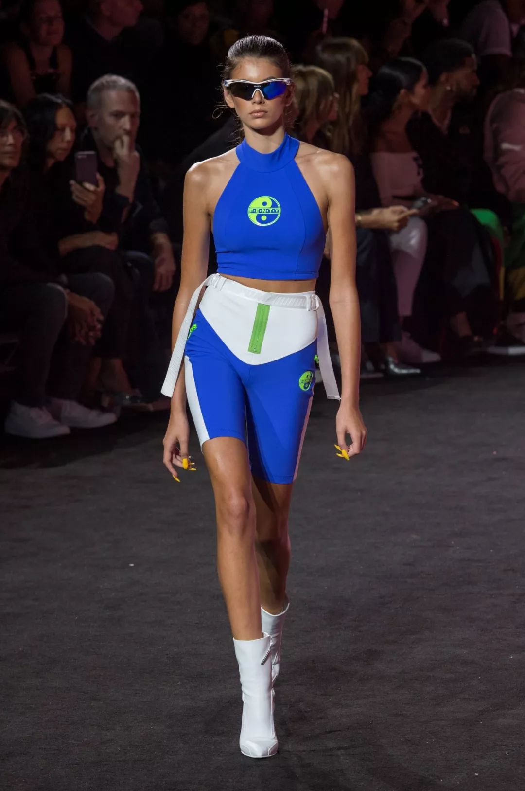 新饰觉时尚｜从Oversize到嘻哈风再到街头风，2018穿出自己的风格