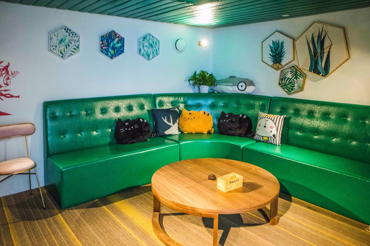 骰王免单！魔都首家粉色轰趴馆来啦，还是思聪、sky开的！