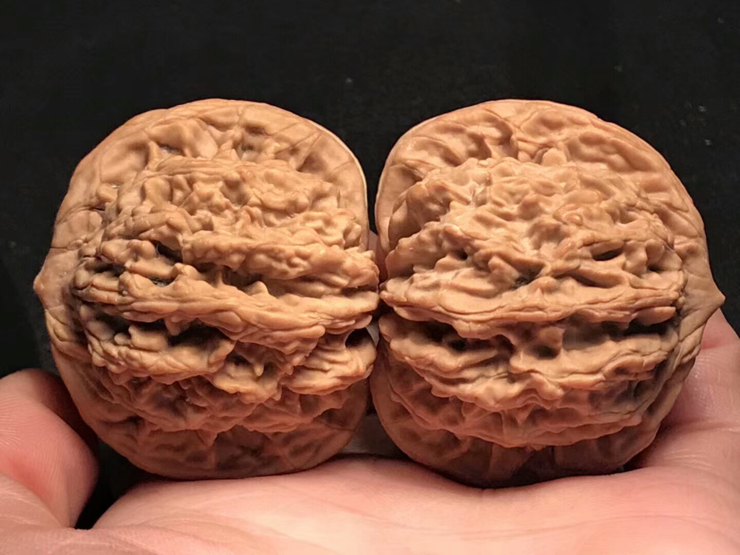 文玩核桃上油后变黄怎么办,文玩核桃上油发黑怎么处理