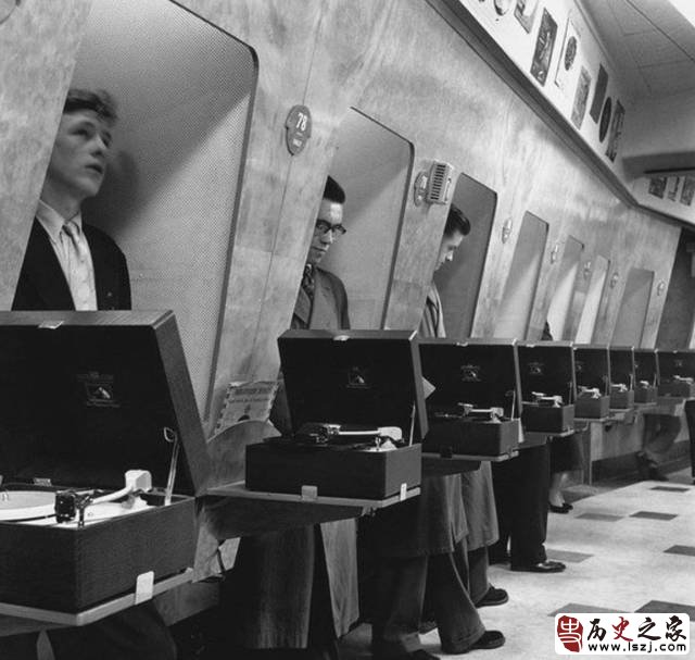 霍金本拉登高清壁纸,站着的霍金的照片