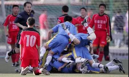 这个最真实的成人游戏,以前很多人偷爸妈钱都要去玩