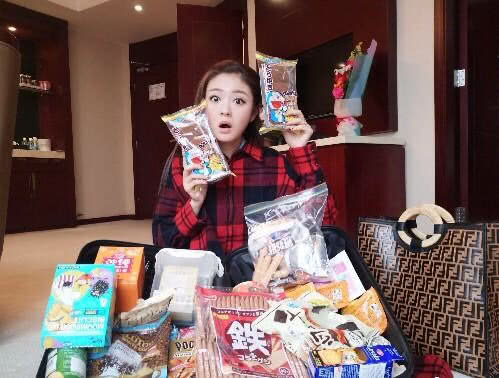 38岁安以轩终于怀孕却迎来惊吓，住院手术引网友心疼