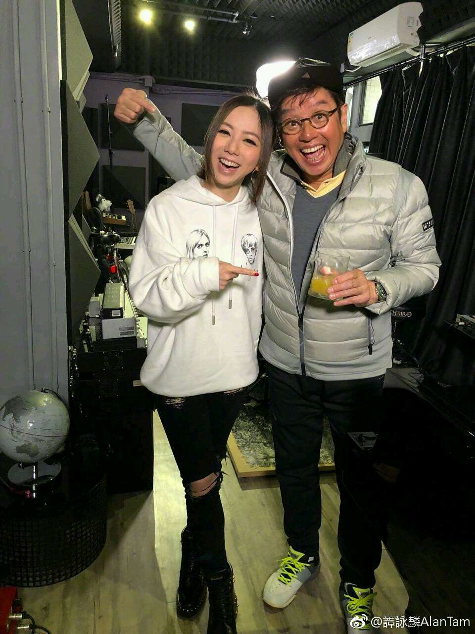 67岁谭咏麟体能惊人，开完演唱会太兴奋一晚没睡，第二天接着踢球