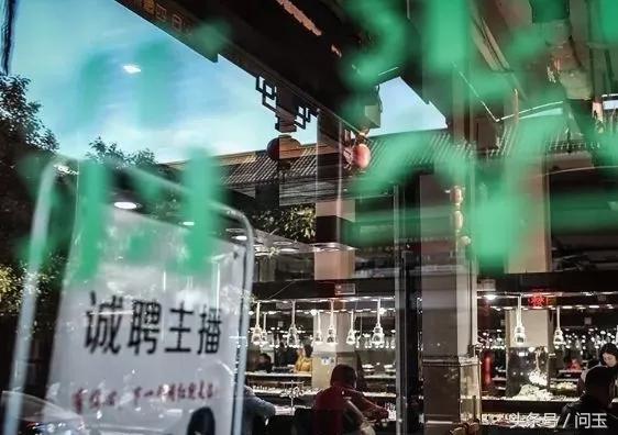 直播卖翡翠真的有那么多人买吗,翡翠直播怎么卖得那么便宜