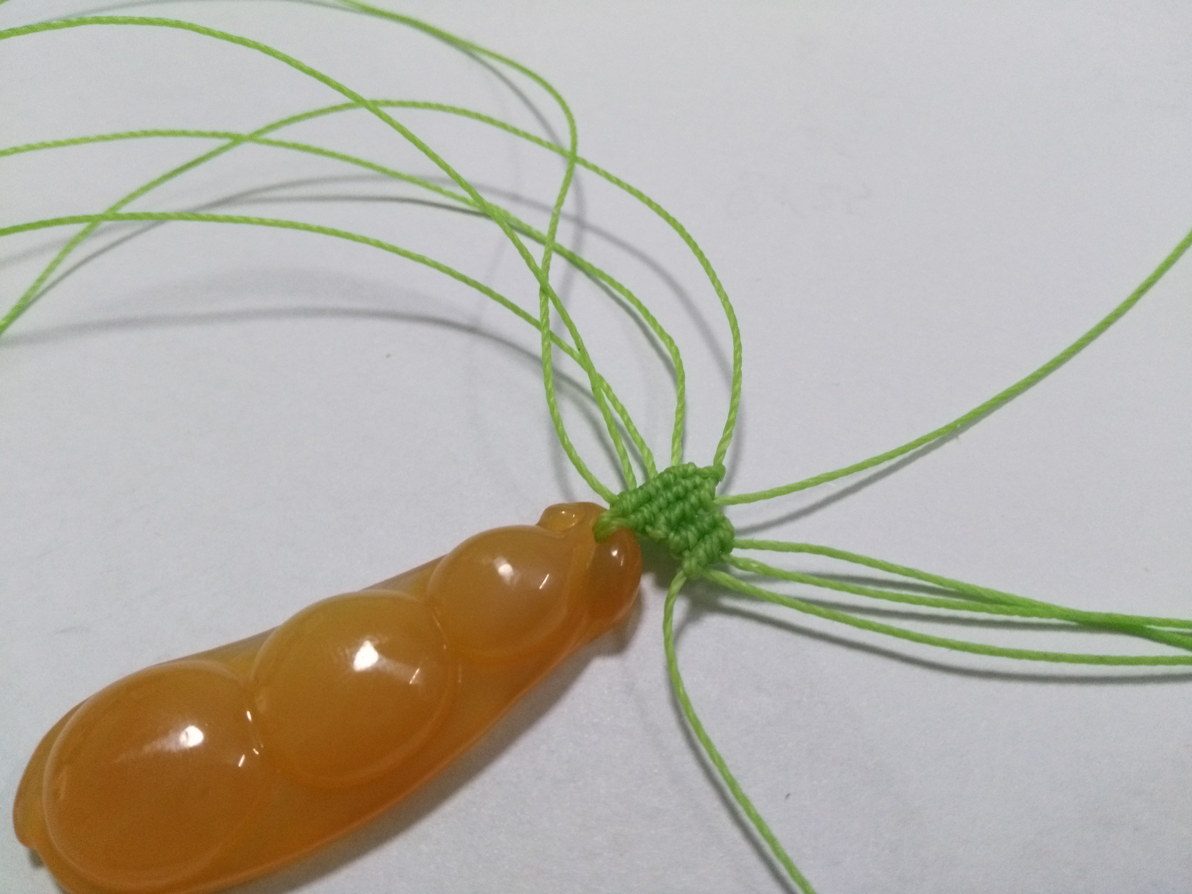 玛瑙豆子编手机吊坠法教程,玉豌豆吊坠怎么编绳