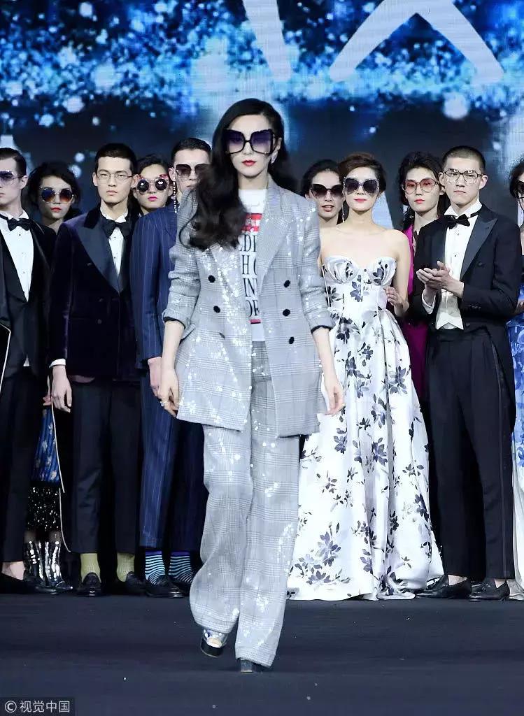 范冰冰做网红，papi酱拍电影，央视离职潮…这个时代，谁没危机？