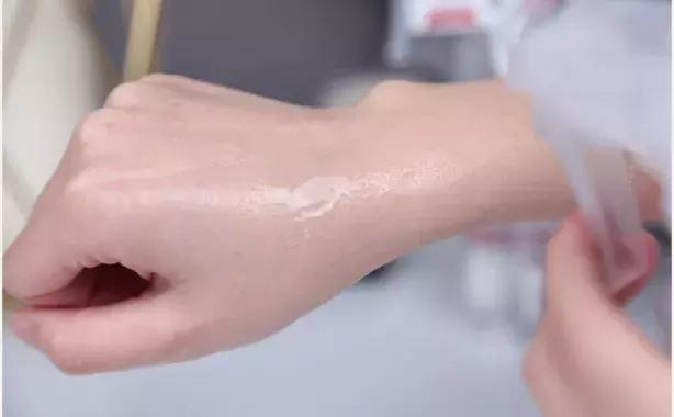 春夏赶紧备起来的美妆好物,开春帮你挑了20双好看单鞋