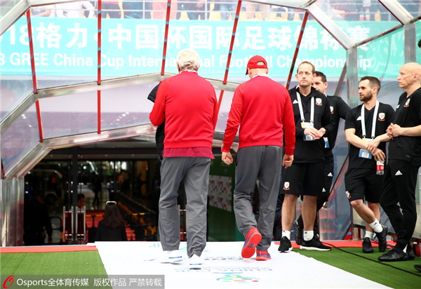 连续惨败！里皮向球迷致歉：国足与欧洲足球差距全方位