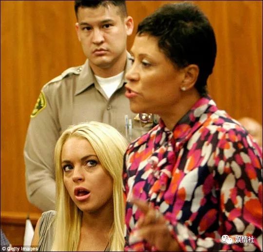 史上最美童星，母亲推她入深渊，父亲靠卖她的负面挣钱，