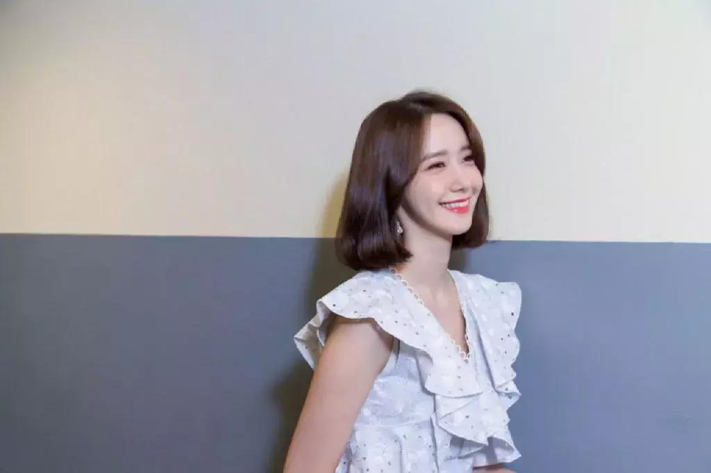 瘦脸最好看发型,40岁的瘦脸减龄发型短发