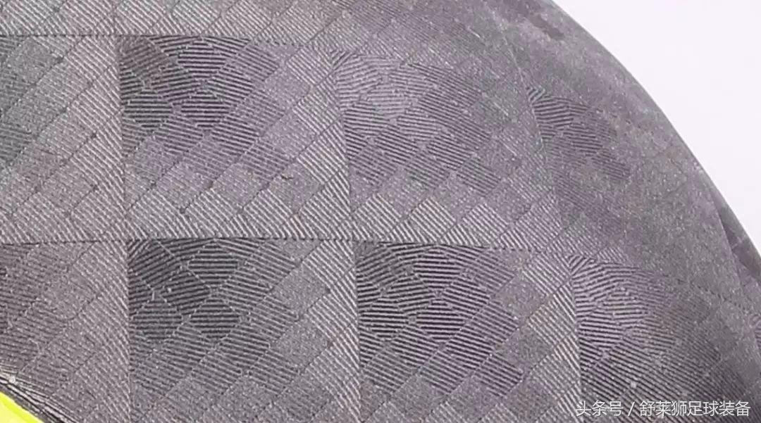 为中国人设计的足球鞋,为亚洲人打造的足球鞋