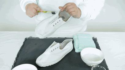 小白鞋泛黄别扔了超好用的办法,小白鞋发黄怎么办不用小苏打