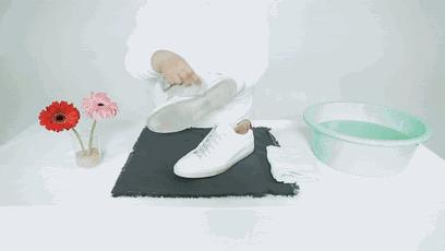 小白鞋泛黄别扔了超好用的办法,小白鞋发黄怎么办不用小苏打