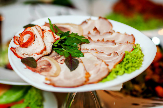 肥瘦相间、咸香回甜，全球12款顶级火腿，除了金华火腿你吃过几个