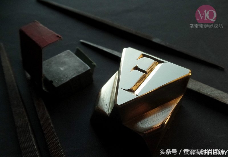 迷彩丝影-专访法国丝印大师VeroniqueFremy盛放法国的东土之花