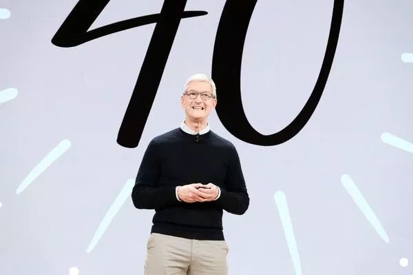 厨子,要么真诚点,要么把手从孩子们身上拿开!