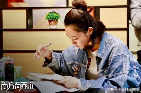 南方有乔木陈伟霆演技进步获好评,南方有乔木陈伟霆翘二郎腿