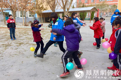 大爱超越语言：北京仁爱志愿者*疆新**慈善行动纪实