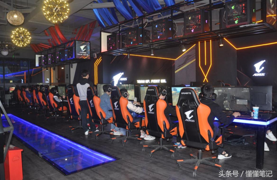 网吧竞技区和电竞区,电竞网吧时代