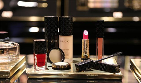 原来gucci才是被时装耽误的美妆界大咖咯