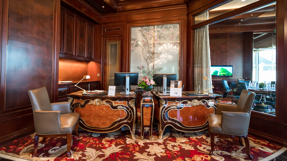 香港，住在港岛最高的行政客房是什么感觉，4000一晚也值得