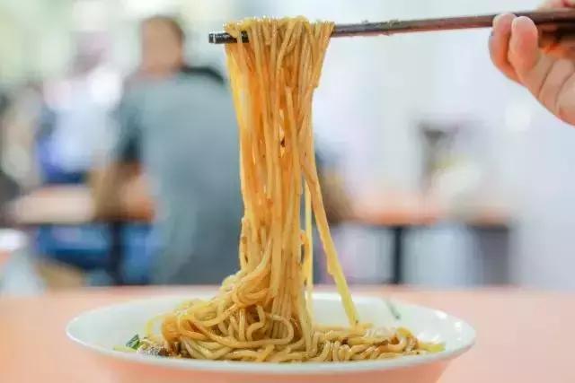 有一种炫富叫人到中年父母健在,有一种高级的炫富